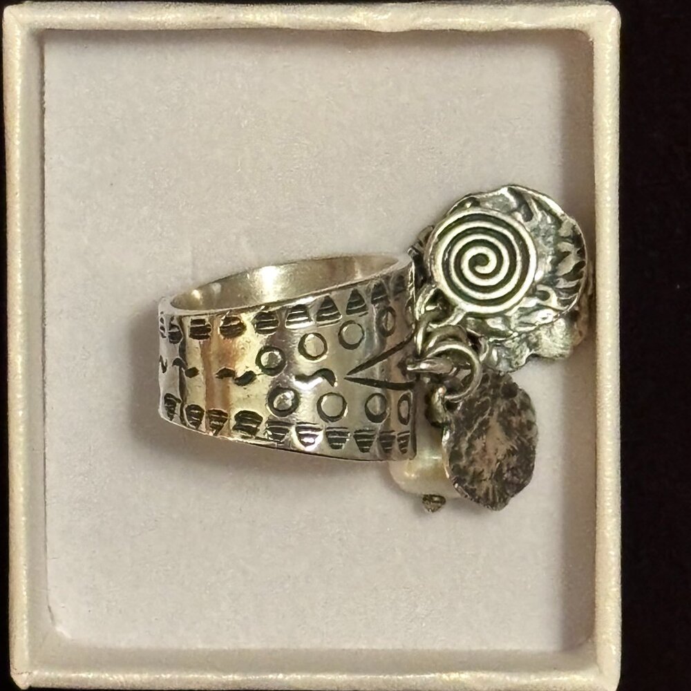 Retired Silpada Silver & Pearl Cha-Cha ring size 5